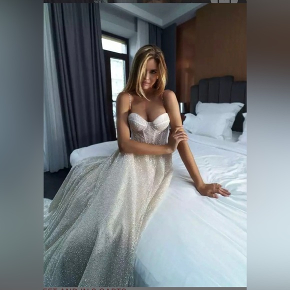 Size 8 sparkle princess wedding dress - Picture 6 of 11